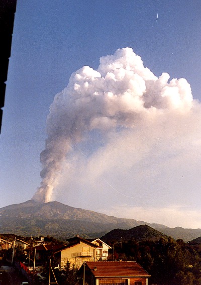 SE Crater paroxysm, 26 September 1989