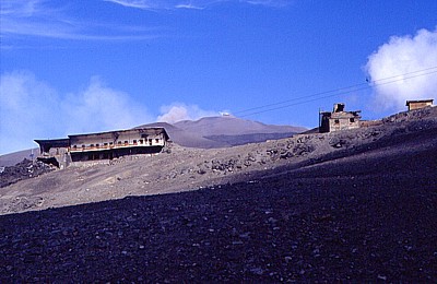 Ruins at 2500 m, S flank, 12 October 1995